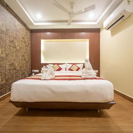 Hotel Rich Inn Csennai Kültér fotó