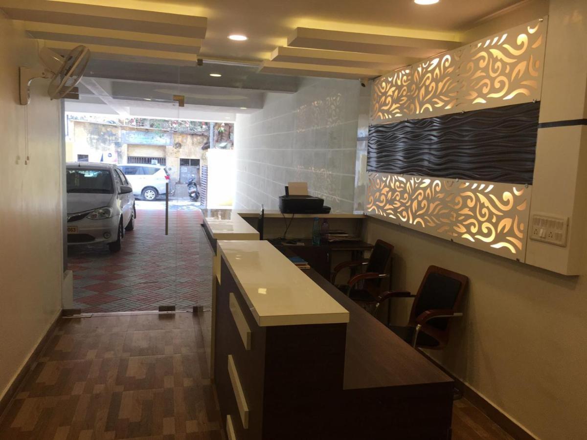 Hotel Rich Inn Csennai Kültér fotó