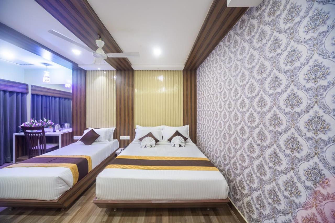 Hotel Rich Inn Csennai Kültér fotó