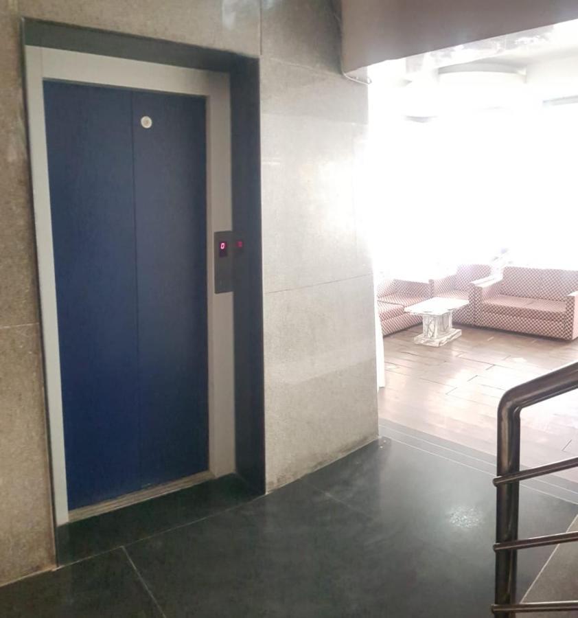 Hotel Rich Inn Csennai Kültér fotó