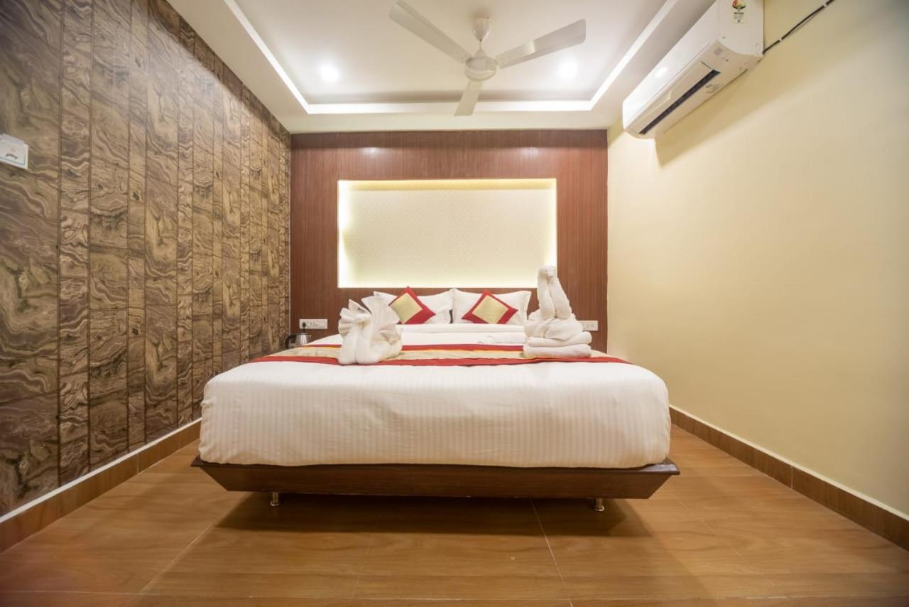 Hotel Rich Inn Csennai Kültér fotó
