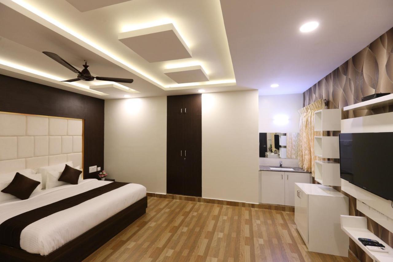 Hotel Rich Inn Csennai Kültér fotó